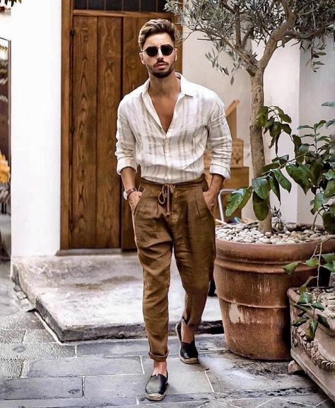 Minimal Sophisticated Style, Summer Man Style, Smart Summer Outfits Men, Boho Outfits For Men, Casual Men Outfits Summer, Boho Outfit Men, Men Style Spring, Boho Outfits Men, Mens Fashion Boho