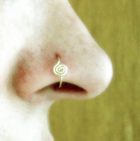 Gold Spiral Hoop Nose Ring, Tragus Ring, Gold Nose Ring, Earrings, Custom Nose Jewelry, Swirl Nose Ring - Etsy Nose Hoop Aesthetic, Hoop Nose Ring, Tragus Ring, Gold Nose Ring, Gold Nose Rings, Piercing Shop, Vintage Jewelry Necklace, Nose Jewelry, Nose Rings Hoop