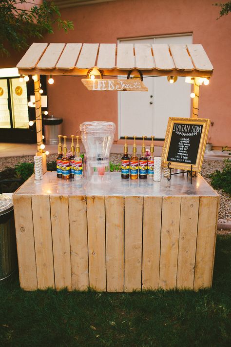 Backyard Wedding Bar, Italian Soda Bar, Wedding Drink Bar, Soda Bar, Italian Theme, Party Drinks Alcohol, Pallet Bar, Italian Soda, Home Coffee Stations