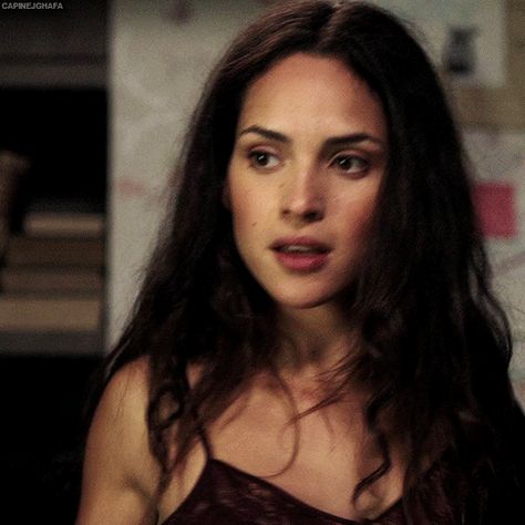 Arcane Face Claim, Adria Arjona Aesthetic, Pretty Actresses Celebrities, Brunette Face Claim Gif, Adria Arjona Gif, Female Face Claims Gifs, Faceclaims Gif, Large Lips, Female Faceclaims