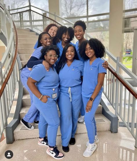 Black Doctor Aesthetic Medical, Black Med Student Aesthetic, Black Medical Students, Black Nicu Nurse Aesthetic, Black Doctors Women, Black Nurses Aesthetic, Black Doctors Women Goals, Black Women Doctors, Nurse School Aesthetic