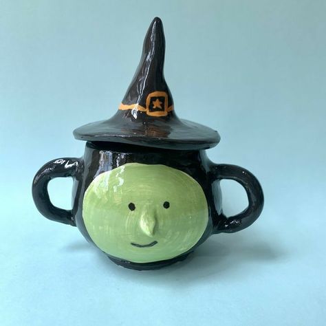 Nerdy Ceramics, Ceramic Halloween Ideas, Witch Ceramics, Halloween Ceramics, Ceramic Witch, Witch Mug, Halloween Clay, Weekend Crafts, Fun Halloween Decor