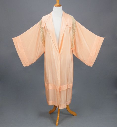 Vintage 1920s Peach Silk Tambour Lace Dressing Gown, 20s Robe, Flapper Lingerie 1920s Nightgown, 1920s Dressing Gown, Fitted Vintage Robe For Daywear, Vintage Dressing Gown, Vintage Long Fitted Robe, Vintage Spring Loungewear Robe, Vintage Spring Robe With Lace Trim, Vintage Daywear Robe With Lace Trim, Silk Dressing Gown