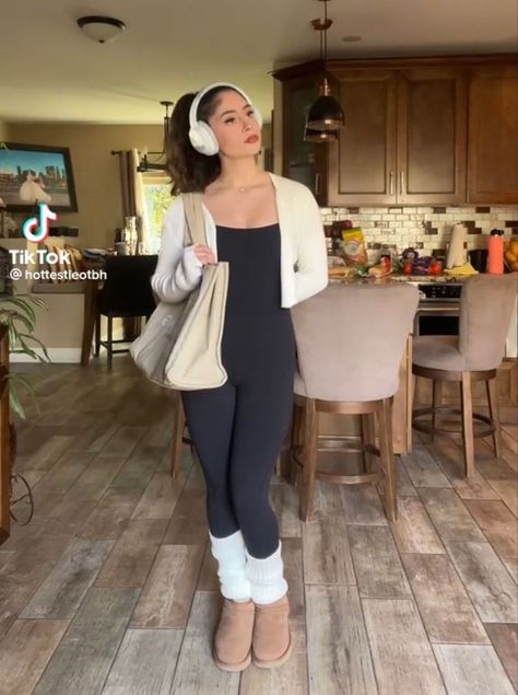 Cold Outfits For College, Cute Spring Brunch Outfits, Princess Fall Outfits, Ross Fall Outfits, Petite Latina Outfits, Winter Outfits Women Black Woman, Winter Night Life Outfit, Birthdays Outfit Ideas For Women, Business Cute Outfits