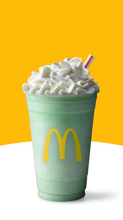 Mcdonalds Shamrock Shake, Shamrock Shake Mcdonalds, Shamrock Shakes, Sweet Matcha, Green Shakes, Starbucks Matcha, Baked By Melissa, Dippin Dots, Shamrock Shake