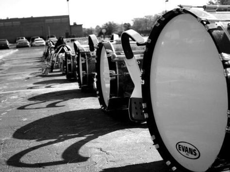 People say that caring a bass drum and playing a bass drum is hard...it really isn't once u try Bass Drum Aesthetic, Marching Band Bass Drum, Bass Drum Marching Band, Drumline Aesthetic, Percussion Problems, Griffin Aesthetic, Marching Band Drumline, Marching Bass Drum, Marching Drum