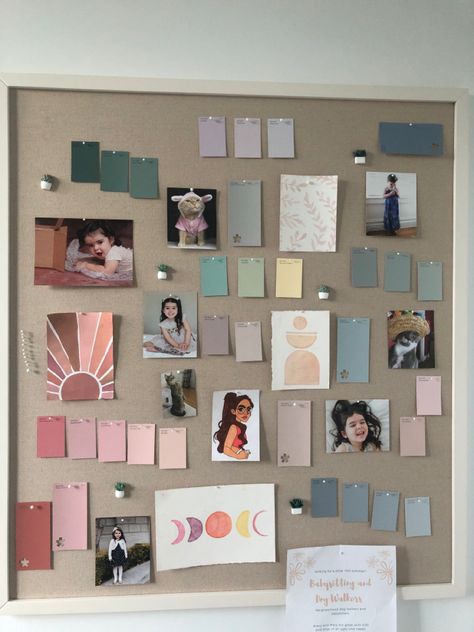 Aesthetic Bulletin Board Ideas For Bedroom, Aesthetic Bulliten Board Ideas, Aesthetic Pin Board Ideas, Bulitin Board Ideas Aesthetic, Bulletin Boards Aesthetic, Scrapbook Bulletin Board Ideas, Cute Pin Board Ideas, Cute Cork Board Ideas Bedrooms, Cork Board Ideas Aesthetic