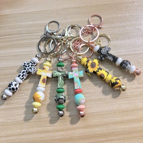 Beautiful Anti Stress Beaded Key Chain To Complete Your Look Beadable Bar Keychain, Beadable Keychains, Keychain Crafts, Beaded Car Charms, Beaded Key Chain, Acrylic Nails Almond Shape, Bar Keychain, Pink Keychain, Bead Keychain