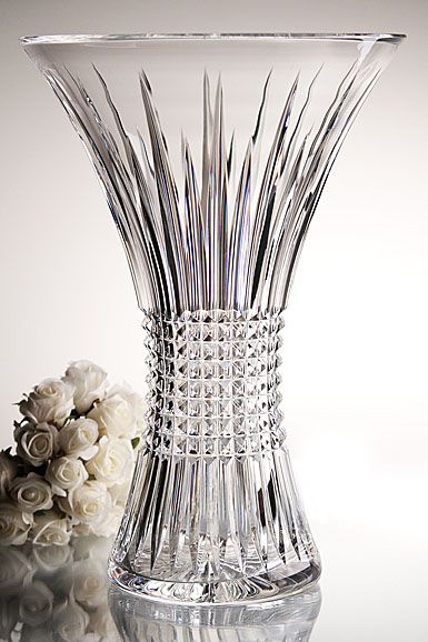 Waterford Lismore Diamond 14" Vase $550.00 Assiette Design, Long Vases, Waterford Lismore, Crystal Glassware, Crystal Vase, Waterford Crystal, Ceramic Vases, Diamond Pattern, Cut Glass