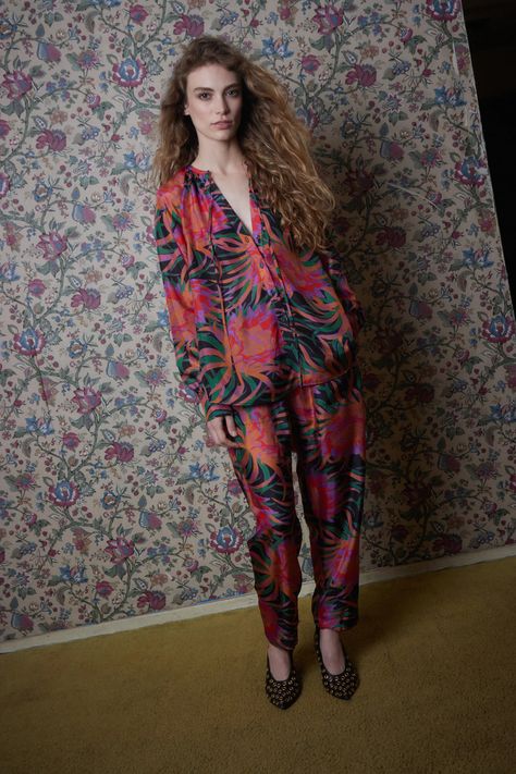 Raquel Allegra Pre-Fall 2022 Collection | Vogue 2022 Fashion Show, Pre Fall Fashion, Raquel Allegra, Copenhagen Fashion Week, 2022 Fashion, Runway Looks, Print Trends, Fall 2022, Vogue Runway