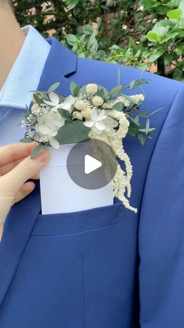 1M views · 35K likes | SomethingNewFlorals | Eleanor on Instagram: "Pocket boutonnières are becoming a wedding must have. They’re super easy to wear and stay put all day! ✨

I’ve been asked a lot by DIY bride and grooms how to make them so I decided to create a free How To guide and diy kits to purchase. 

Full kits and pocket boutonnière cards are available Etsy store. Limited colour options and quantities are available as stock but I am able to create bespoke sets. 

For a tutorial on how to make pocket boutonnières, head over to my website - somethingnewflorals.com (link in bio) and find the How To guide in the blog section. 

#diywedding #pocketboutonniere #weddingaccesories #weddingflowers #suitaccessories #driedflowers #buttonholes #boutonniere #diyweddings #prom" Card Boutineer, Men’s Pocket Boutonnière, Mens Pocket Flower Wedding, Boutineer Pocket Square Diy, Grooms Pocket Boutonniere, Pocket Boutineer Ideas, Pocket Square Boutonniere Diy, Wedding Pocket Flowers, Diy Pocket Boutonniere