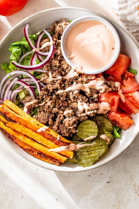 Burger Bowl Dressing, Deconstructed Burger Bowl, Paleo Bowl Recipes, Whole 30 Nachos, Keto Burger Bowl, Burger Bowls Recipe Healthy, Paleo Lunches For Work, Hamburger Bowls, Healthy Burger Bowl