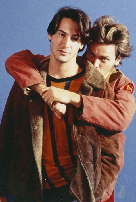 River Phoenix Keanu Reeves, My Own Private Idaho, Ingmar Bergman, River Phoenix, Keanu Charles Reeves, Young Men, Film Serie, Famous Faces, Keanu Reeves