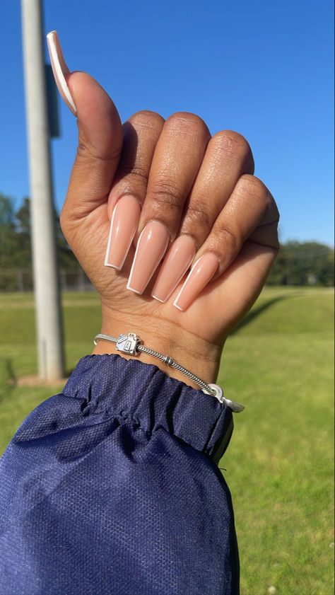 Nails With White Outline, Nut White Nails With White Outline, White Outline Acrylic Nails, Nude Coffin Nail Designs, White Outline French Tip Nails, Outline Nail Art, White Outline Nails, White Outline Nails Coffin, White Outlined Nails Coffin