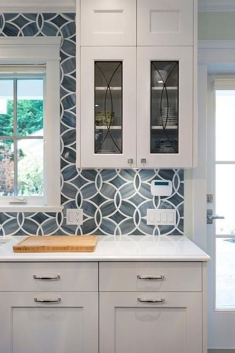 Blue Tile Backsplash Kitchen, White Quartzite Countertops, Blue Kitchen Tiles, Gray Tile Backsplash, Blue Kitchen Designs, Patterned Tile Backsplash, White Kitchen Backsplash, Grey Backsplash, Blue Backsplash