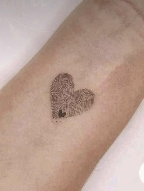 Matching Fingerprint Tattoos, Dainty Anniversary Tattoos, Mother Daughter Thumbprint Tattoos, Tattoo For Two Daughters, Tattoos About Mom For Daughter, Mum And Daughters Tattoo, Spouse Name Tattoos For Women, Matching Tattoos With Mum, Mother Daughter Wrist Tattoos