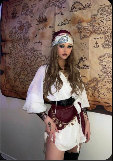 Halloween Costume Ideas Pirate, Costume Ideas Pirate, Female Pirate Costume, Homemade Costume, Homemade Halloween Costumes, Halloween Party Outfits, Costume Inspo, Loren Gray, Pirate Costume