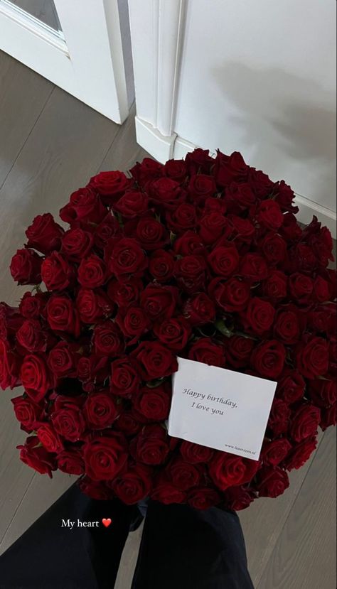 Flowers On Valentines Day, Pretty Rose Bouquet, Flower Bouquet From Bf, Birthday Flower Aesthetic, Flowers From My Boyfriend, Flowers And Note From Boyfriend, Luxury Valentines Day Aesthetic, Beautiful Bouquet Of Flowers Romantic, Be My Valentine Aesthetic