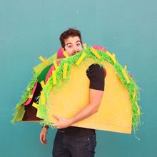 Taco Crafts, Taco Costume, Halloween Party Appetizers, Halloween Costumes To Make, Happy Haunting, Diy Costumes Kids, Diy Halloween Costumes For Kids, Diy Halloween Costumes Easy, Homemade Costumes