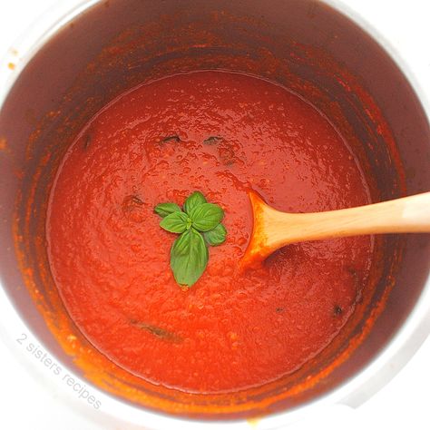 Authentic Italian Tomato Sauce (Family's Recipe) Authentic Italian Tomato Sauce, Best Tomato Sauce, Sos Recipe, San Marzano Tomato Sauce, Marzano Tomatoes, Italian Tomato Sauce, Cooking Tomatoes, San Marzano Tomatoes, Sweet Muffin