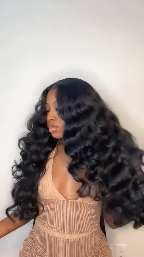 Long Wig Black Women, Wavy Hair Lace Front Wig, 24inch Body Wave Wig Hairstyles, Long Body Wave Wigs For Black Women, Bussdown Middle Part With Curls, 4x4 Wig Styles, Big Wand Curls Black Women, Black Wig With Curls, Body Wave Wig Install