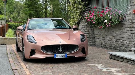 2025 Maserati Gran Cabrio Folgore First Drive Review: This Glam EV Is a Real Maserati Maserati Granturismo Convertible, Low Riding, Maserati Granturismo, Garage Accessories, Gasoline Engine, Car Review, Twin Turbo, Driving Experience, Maserati