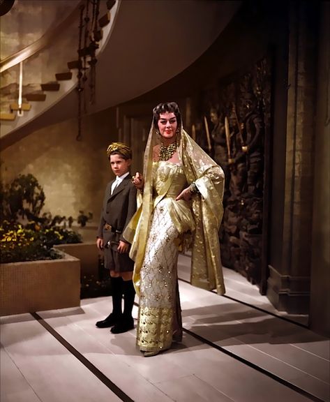 Rosalind Russell in Auntie Mame Orry Kelly, Auntie Mame, Helen Rose, Rosalind Russell, Hooray For Hollywood, Ava Gardner, Katharine Hepburn, Lauren Bacall, Rita Hayworth