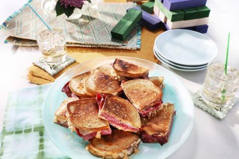 Get Kardea's Reubens Recipe from Food Network Reuben Recipes, House Seasoning Recipe, House Seasoning, Easy Sandwiches, Reuben Recipe, Pea Hummus, Kardea Brown, Brown Food, Irish Dishes