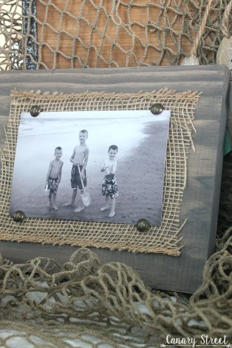 Scrap Wood Diy, Burlap Pictures, Wood Lanterns, Inexpensive Wall Art, Rustic Wood Lanterns, Rustic Photo Frames, Picture Frame Crafts, Burlap Projects, Rustic Picture Frames