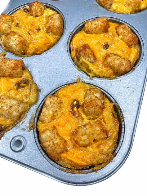 Tater Tot Breakfast Muffins Tater Tot Egg Muffins Breakfast, Breakfast Egg Muffins With Tater Tots, Tater Tot Muffin Cups Eggs, Egg Tater Tot Muffins, Tater Tot Egg Muffins, Tater Tot Breakfast Muffin Cups, Breakfast Muffin Cups, Tator Tot Breakfast, Tator Tot Recipe