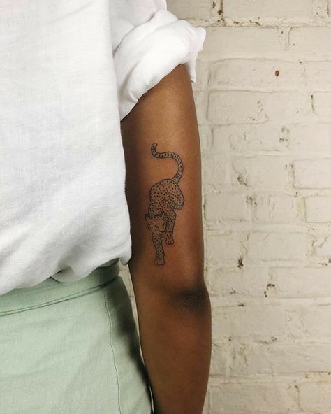 Cheetah Tattoo, Leopard Tattoo, Tato Minimal, Tattoo Cute, Leopard Tattoos, Illustration Tattoo, Cat Tattoos, Inspiration Tattoos, Tiny Tattoo