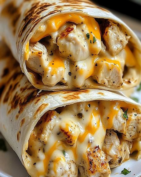 Grammy Recipes, Cheesy Garlic Chicken, Chicken Wrap Recipes, Dinner Recipes Easy Quick, Quick Easy Dinner, Chicken Wraps, Chapati, Chicken Dishes Recipes, Garlic Chicken