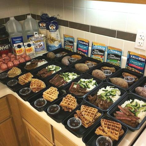 Bulking Meal Prep, Bulking Meals, Meal Prep For Work, Fitness Images, Food To Gain Muscle, Healthy Afternoon Snacks, Dinner Meal Prep, Healthy Food Dishes, Prepped Lunches