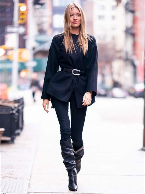 Best Dressed Of The Week: The Best Street Style & Red Carpet Looks Black Capsule Wardrobe, Sue Barker, Outfit Nero, Dress Up Jeans, Martha Hunt, How To Wear Leggings, Belted Blazer, Legging Outfits, Estilo Chic