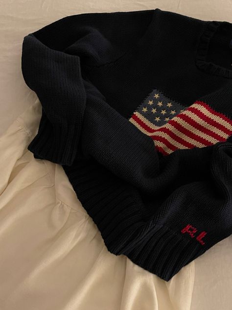 Old Money 4th Of July, Slim Fit Shirt Women, Ralph Lauren Street Style, Ralph Lauren Sweater Outfit, Dress Shirt Outfit, Polo Aesthetic, Ralph Lauren Formal, Polo Shirt Outfit, Oxford Shirt Women