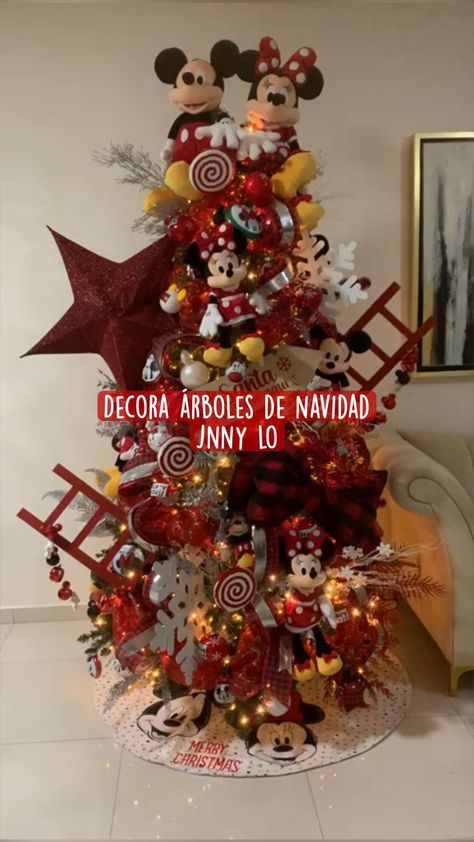 Mickey Mouse Christmas Tree, Disney Christmas Decorations, Disney Christmas Tree, Remembrance Tattoos, Mickey Christmas, Mickey Mouse Christmas, Christmas Tree Inspiration, Christmas Themes Decorations, Mickey Y Minnie