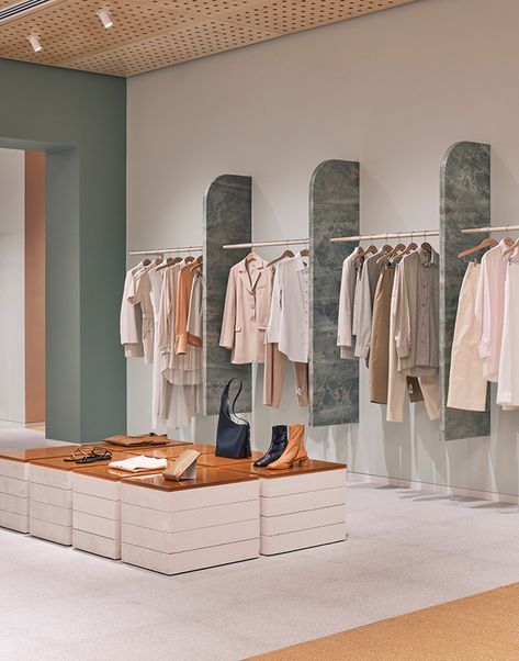 Clothing Booth Design, Cloth Shop Design, Shop Design Clothes, Clothing Showroom Design, Clothes Shop Design Ideas, Store Decoration Ideas, Boutique Interior Ideas, Fashion Shop Design, Fashion Store Interior