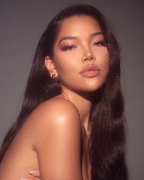 Mingleesimmons Instagram, Angel Face Makeup, Angel Makeup Look, Soft Feminine Makeup, Angelic Makeup Look, Angelic Core, Ming Lee Simmons, Angelic Makeup, Ming Lee