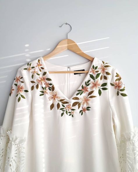 Vorn🌙 on Instagram: “Sold ✨ ** thank you 🙏 Romantic hand embroidered white dress up on etsy 🌹 Size 14 petite 💕 New with tag Link in bio. x” Basic Embroidery, Dress Painting, Embroidery On Kurtis, Kurti Embroidery Design, Desi Fashion Casual, Basic Embroidery Stitches, Embroidery Suits Design, Embroidery On Clothes, Quick Outfits