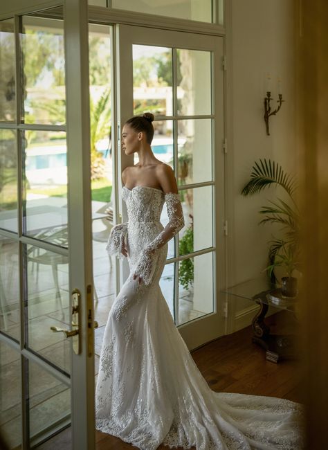 Neta Dover, Classy Wedding Dress, Stylish Wedding Dresses, Kleinfeld Bridal, Bridal Dresses Lace, Trumpet Wedding Dress, Fit And Flare Wedding Dress, Silk Tulle, Dream Wedding Ideas Dresses