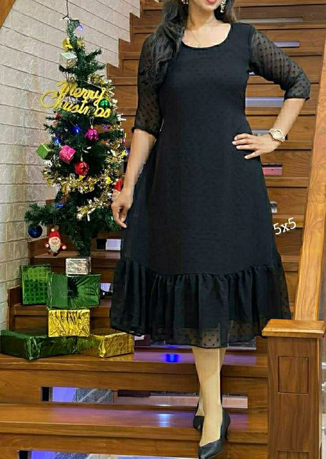 Black Frocks For Women Party, Black Frocks For Women, Black Frocks, Frocks For Women Party, Western Kurti, Frocks For Women, Short Kurtis, Black Frock, Diy Tutu