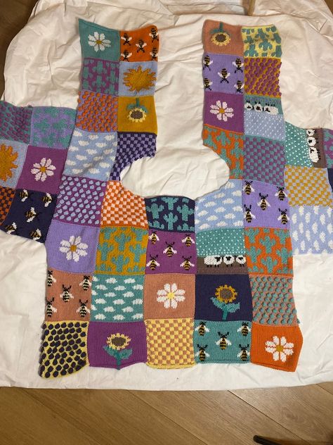 Patchwork Crochet Sweater Layout, Patchwork Knit Sweater, Patchwork Crochet Sweater, Knit Patchwork Cardigan, Crochet Wool Sweater, Patchwork Sweaters, Granny Square Jacket, Cardigan Granny Square, Knitting Squares