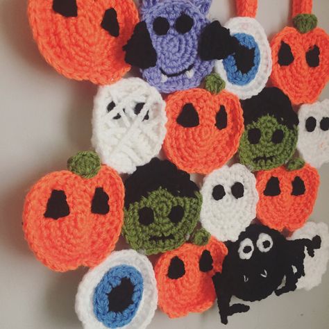 Crochet Halloween themed wall hanging pattern, included pumpkin, bat, ghost, eyeball,spider amd monster Mummy Monster, Halloween Sewing Patterns, Wall Hanging Pattern, Halloween Bunting, Going Through It, Halloween Sewing, Fall Crochet Patterns, Crochet Halloween, Halloween Eyeballs