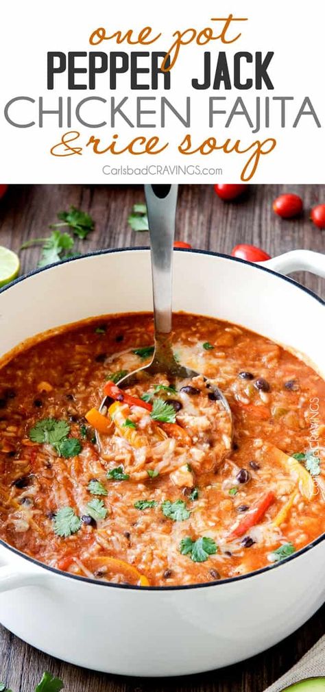 ONE POT Pepper Jack Chicken Fajita and Rice Soup is packed with your favorite fajita flavors and is SO easy, delicious and comforting! The whole family will love this! Pepper Jack Chicken Soup, Keto Fajita Soup, Chicken With Pepper Jack Cheese, Fajita Rice, Fajita Soup, Mexican Chicken And Rice Soup, Fajita Soup Recipe, Pork Fajitas, Chicken Fajita Soup