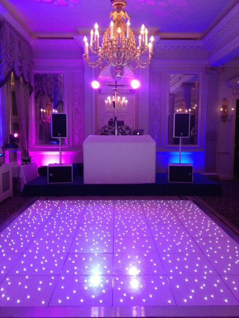 White led dance floor, speakers, dj booth and lighting at the RAC Club Mayfair. Party Floor, Lit Up Dance Floor, Neon Dance Floor, Purple Dance Floor, Wedding Reception Glow Sticks Dance Floors, Dance Bedroom, White Led Dance Floor, Dj Uplighting Wedding, House Party Decorations