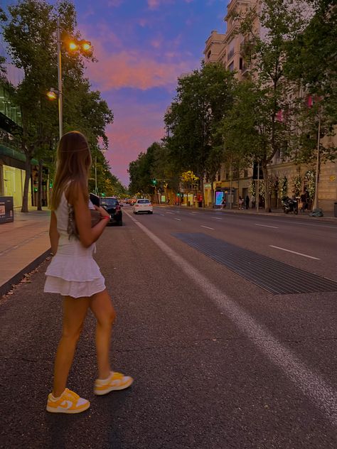 Yellow Dunks, Dunk Outfit, Dunks Outfit, Yellow Outfit, Madrid, Ootd, Yellow, Sneakers