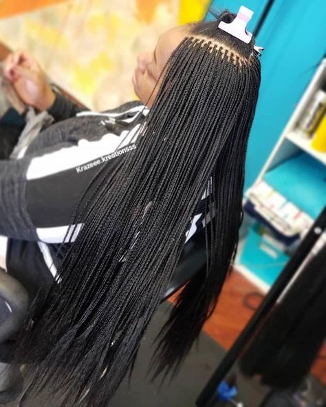 Small Single Braids Hairstyles, Micro Knotless Box Braids Long, Micro Plaits Braids, Small Plaits Box Braids, Tiny Knotless Box Braids, Micro Box Braids Long, Small Micro Braids, Mirco Box Braids, Long Small Box Braids