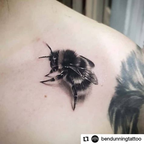 Live Bumblebee Tattoo Bumblebee Tattoo, Taurus Bull Tattoos, Live Tattoo, Common Tattoos, Bumble Bee Tattoo, Bull Tattoos, Pretty Tattoos For Women, Bee Tattoo, Nature Tattoos