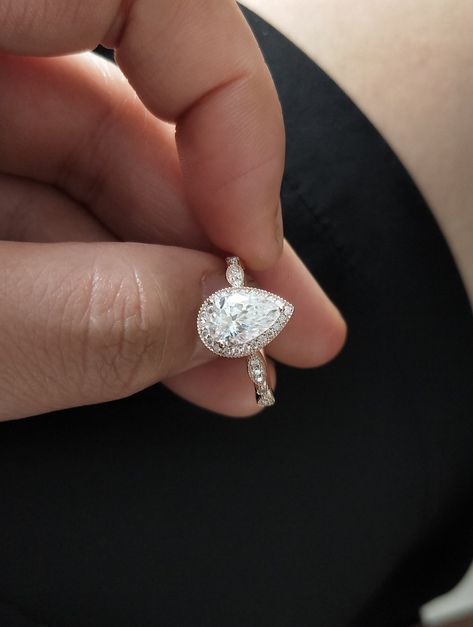 Pear Cut Halo Engagement Ring, Unique Pear Engagement Ring, Gold Diamond Ring Princess Cut, Vintage Pear Engagement Ring, Wedding Band Emerald Cut, Luxury Diamond Rings, Bridal Diamond Ring, Pear Cut Diamond Ring, Pear Moissanite Engagement Ring