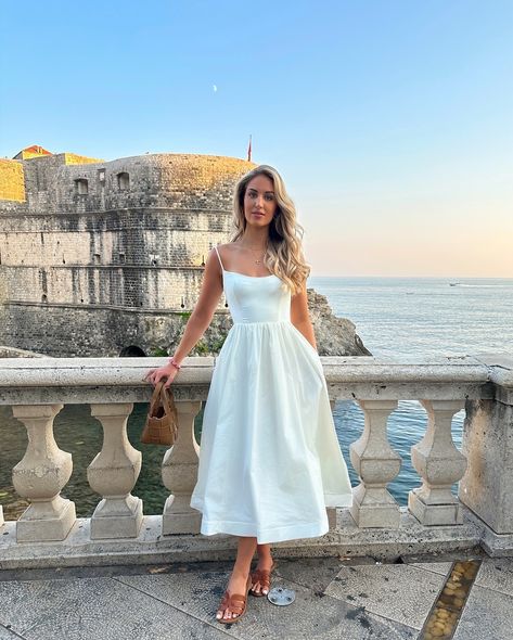 OOTDs: 1, 2, 3, 4, 5, 6, 7, 8, 9 or 10? 🤍 Follow @ootdgals for more! ✨ cr: @katherine_bondd White Vacation Dress, Core Outfits, Elegant White Dress, Flowy Midi Dress, Vacation Dress, Photoshoot Dress, Midi Dress Casual, Dress Spaghetti, Pink Midi Dress